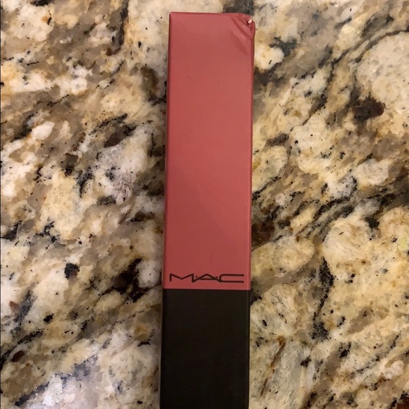 MAC Lustre Lip Gloss - Picture 2 of 4